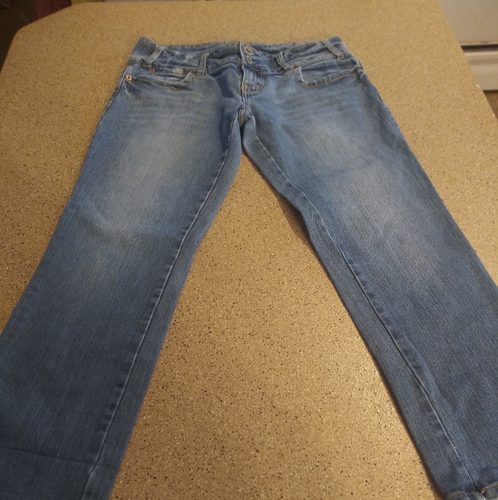 American Eagle cropped capri Jean blue faded